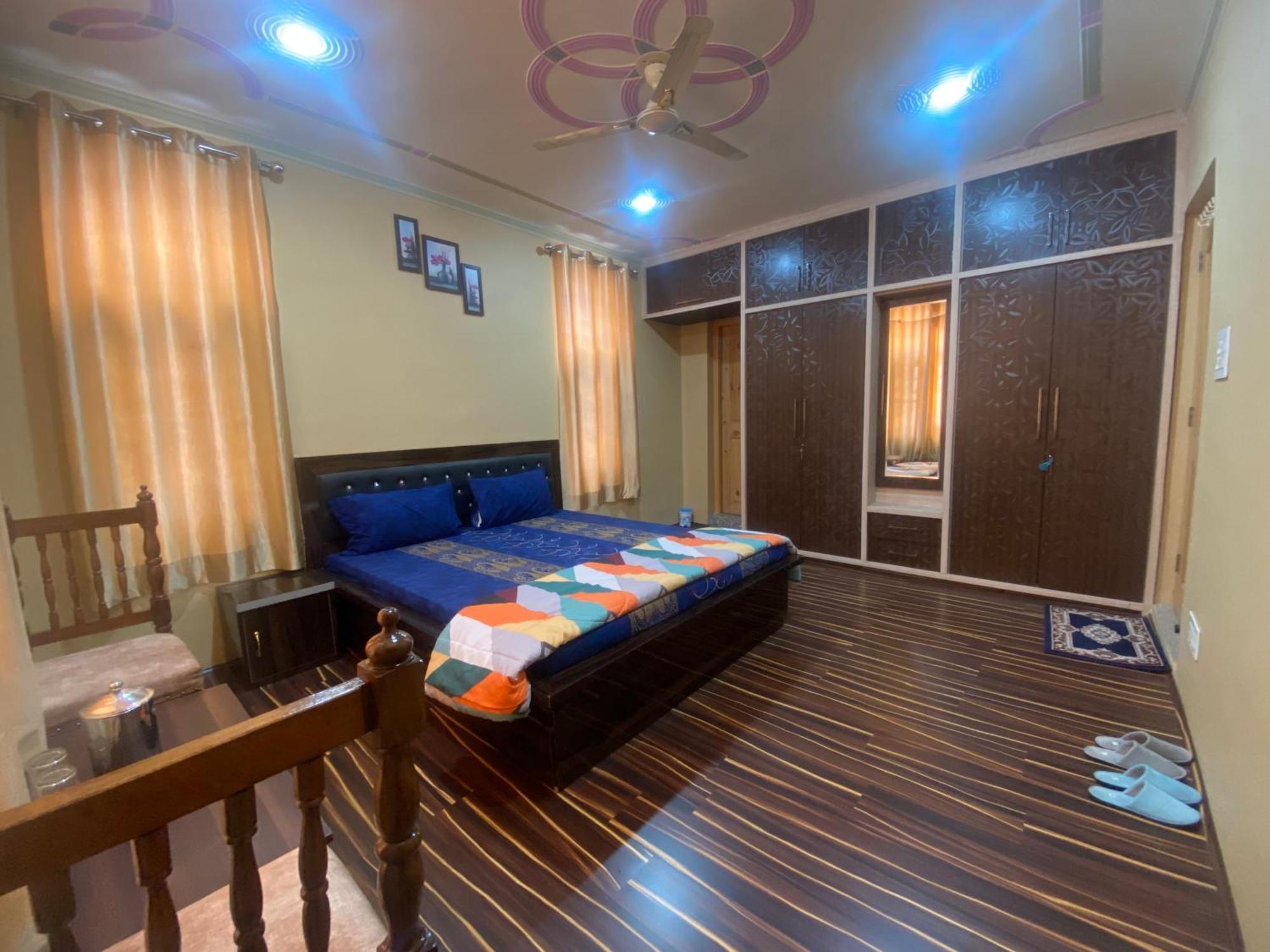 Penthouse Villa Srinagar  Exterior photo